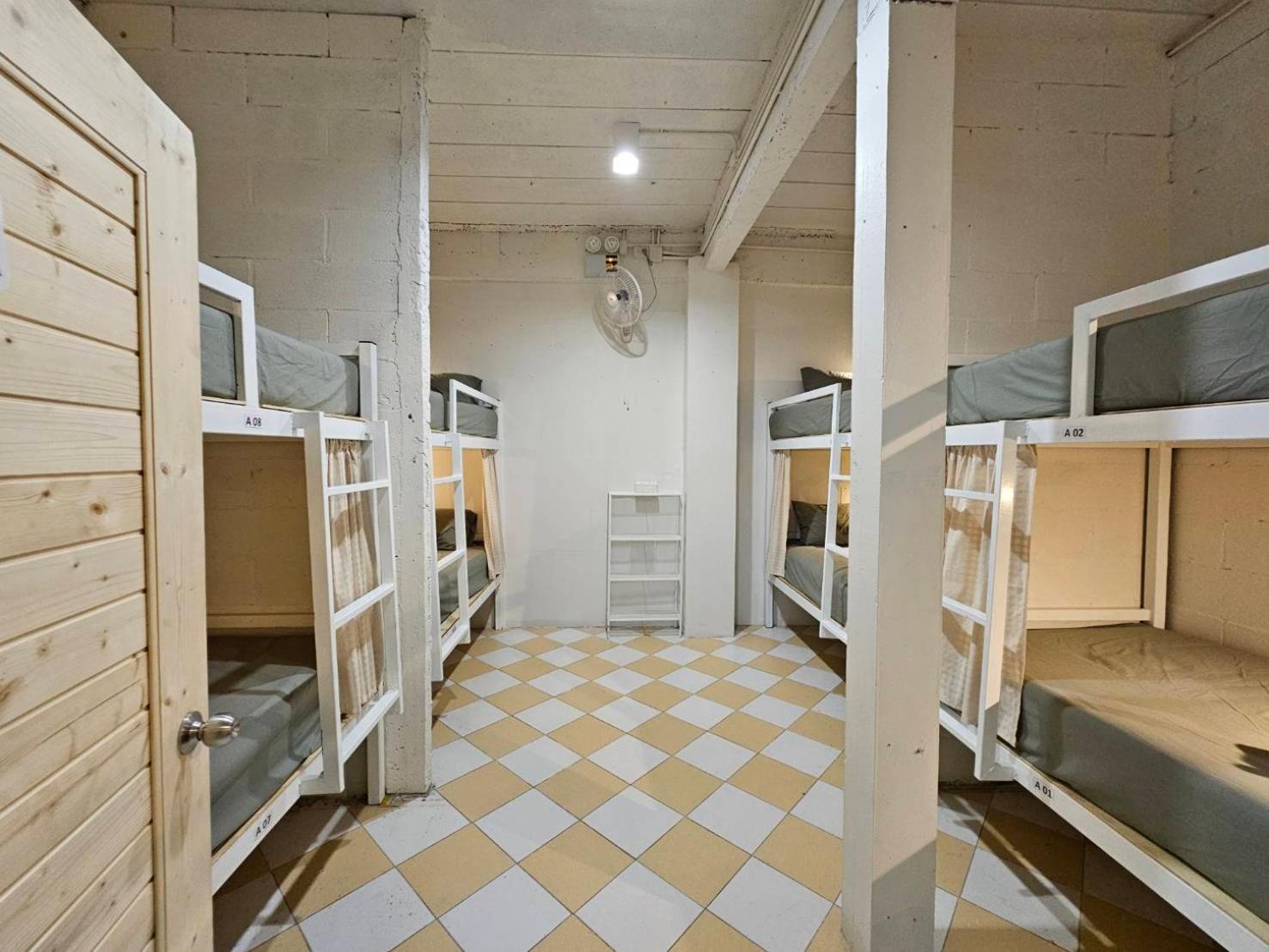 טונגסלה Hao Norn Hostel מראה חיצוני תמונה