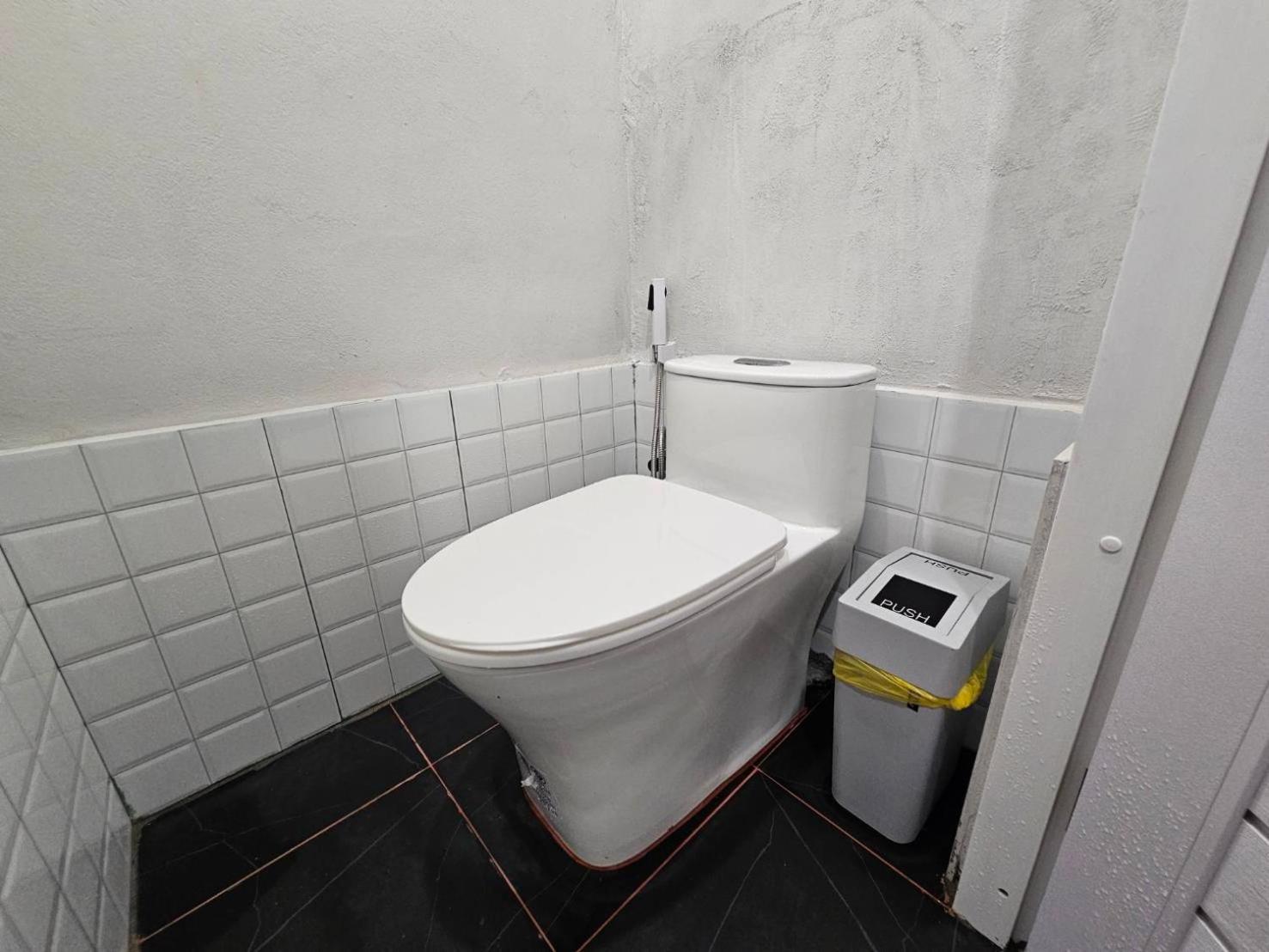 טונגסלה Hao Norn Hostel מראה חיצוני תמונה