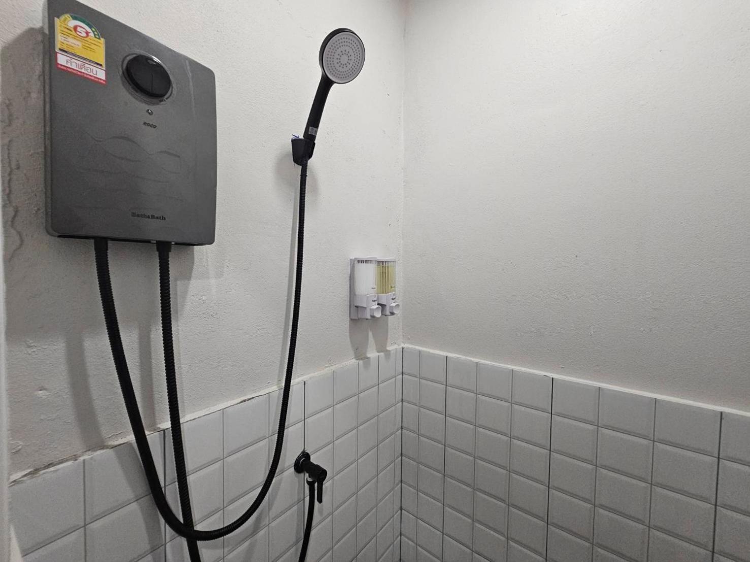 טונגסלה Hao Norn Hostel מראה חיצוני תמונה
