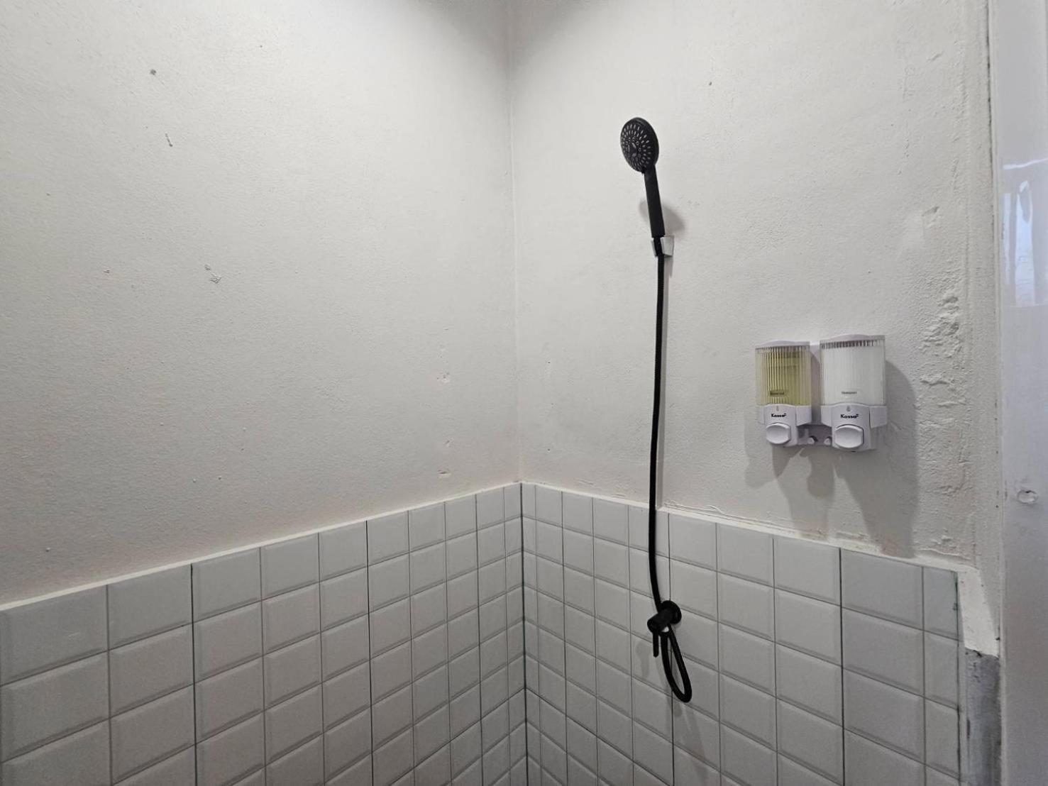 טונגסלה Hao Norn Hostel מראה חיצוני תמונה